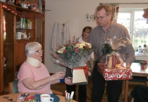 Vince makes a presentation to Elaine